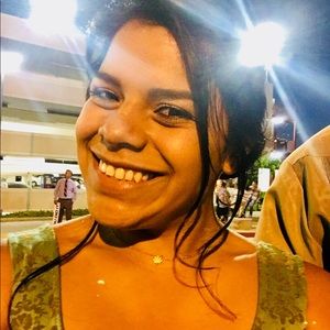 Meet your Posher, Claudia